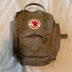 Fjallraven Kånken Khaki Backpack